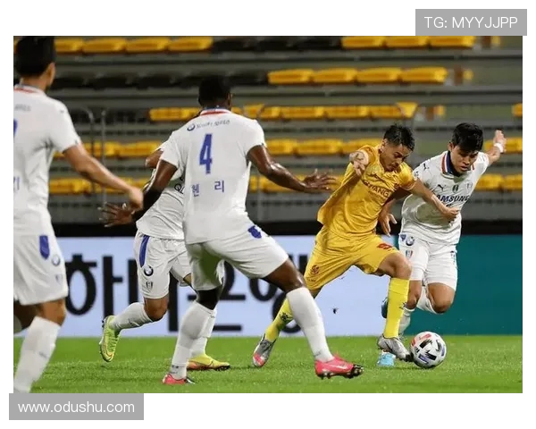 FC首尔迎战浦项首发阵容 林加德领衔 曹永旭对决特谢拉 FC首尔迎战浦项首发阵容 林加德领衔 曹永旭对决特谢拉